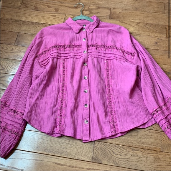 FREE PEOPLE Summer Stars Crochet Trim Boho Purple Pink Fuchsia Blouse Shirt M - Picture 10 of 15